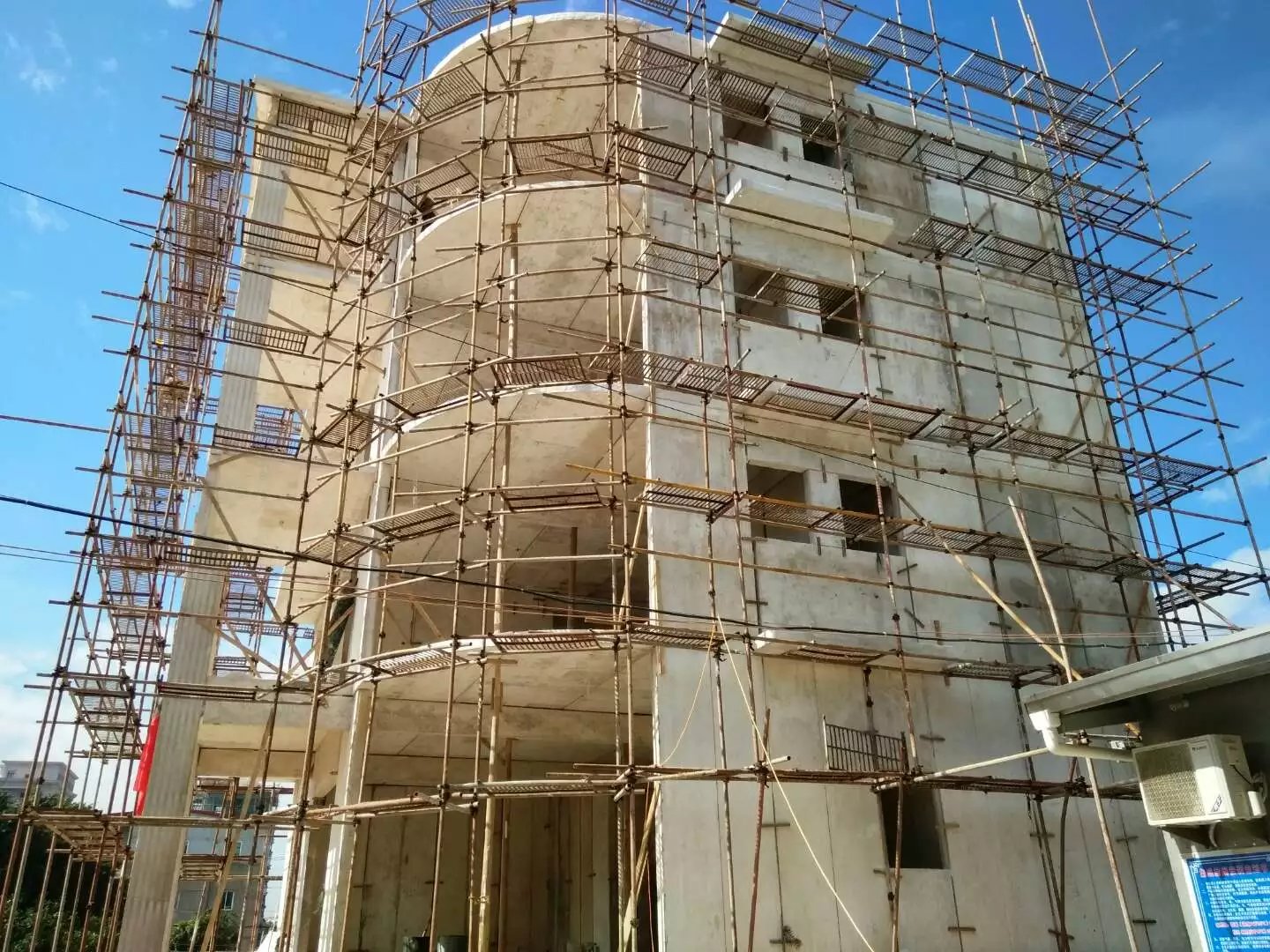 南开星河绿色环保装配式建材在福建修建的五层别墅建筑